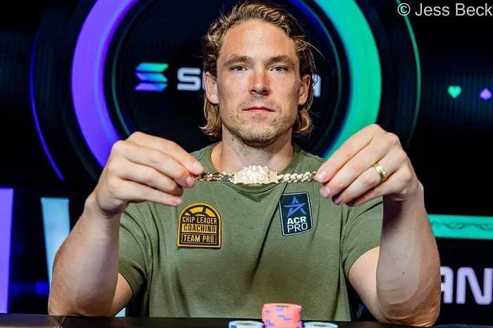 Alex Foxen gana su 4º brazalete WSOP y $594 246