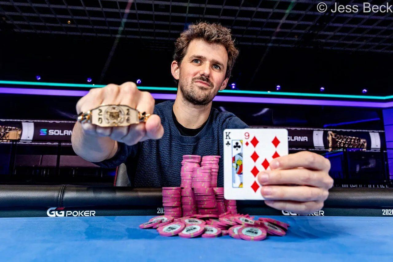 Moss y Pauli ganan sus primeros brazaletes en la WSOP