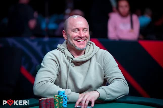 Mike Lee estuvo a punto de ganar dos brazaletes de oro de las WSOP en una sola noche