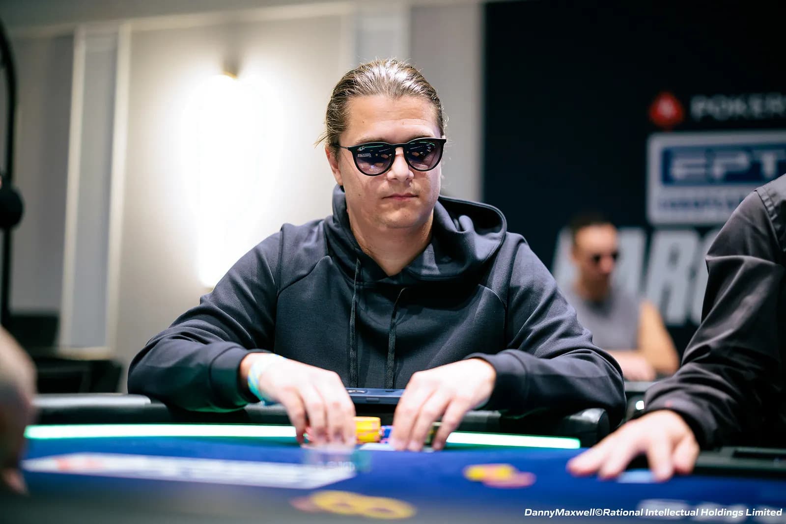 Niklas Astedt ganó dos títulos del WCOOP en 24 horas