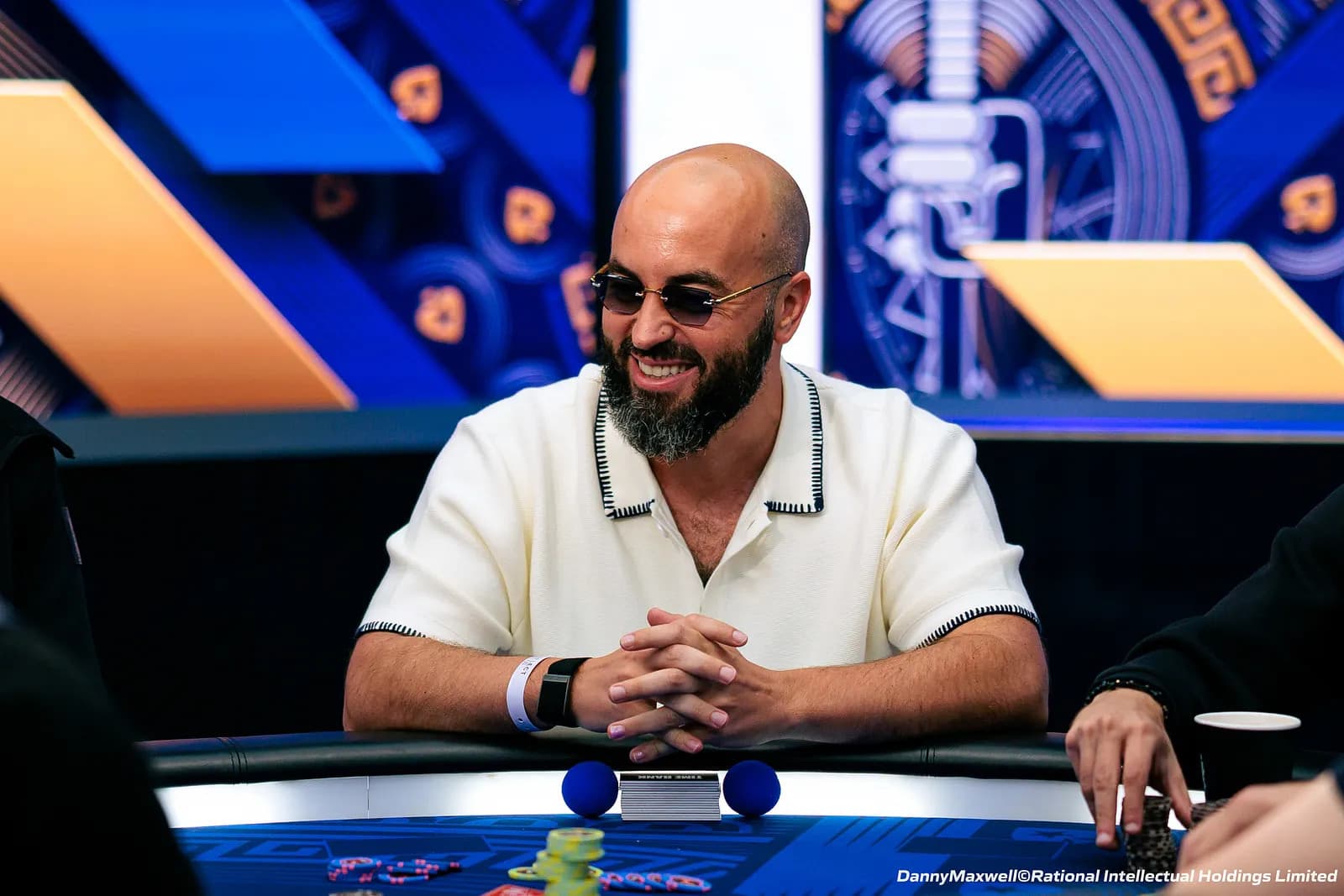 Bryn Kenny se convierte en el primero en alcanzar la marca de los 90 millones de dólares en ganancias en torneos en vivo