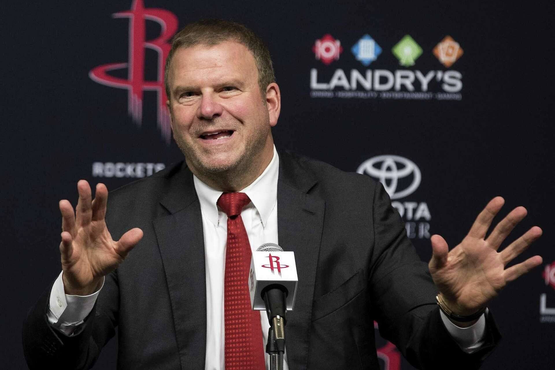 El propietario de los Houston Rockets comprará la cadena de casinos Caesars por 17.600 millones de dólares