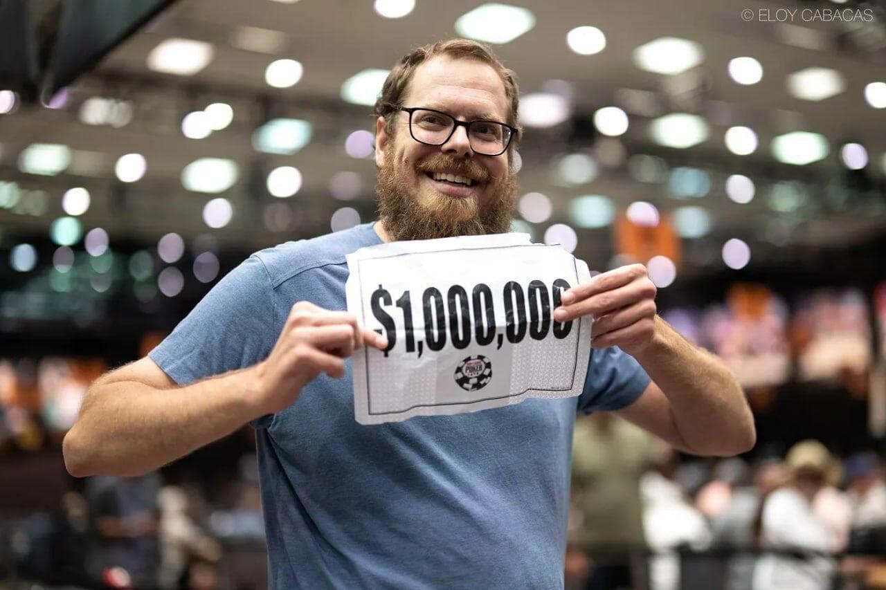 Aficionado gana bounty $1,000,000 en Mini Mystery Millions