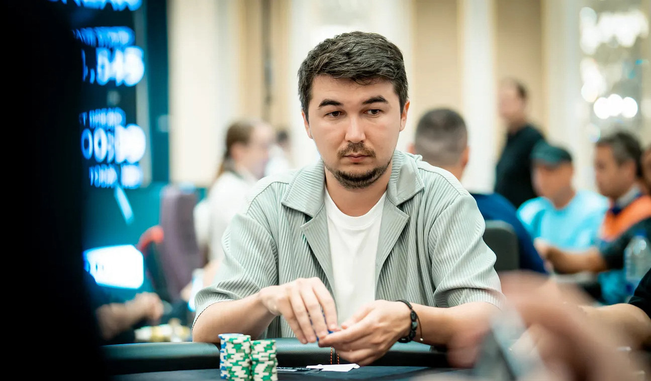 Габдуллин, Бадяковский, Схулухия и Ласовский вышли на финальный стол Onyx $10 400 Premiere