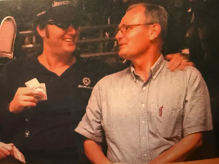 Phil Hellmuth's father has passed away