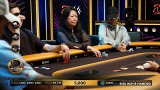 Стрит-флэш на флопе на первом турнире Triton Jeju II
